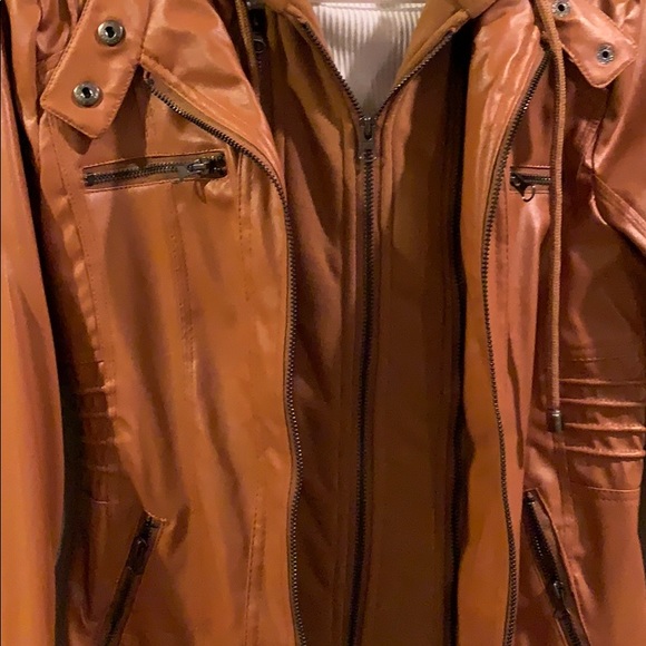 Ai-Pai Fashion Leather Jacket w/ Hood - Picture 2 of 4